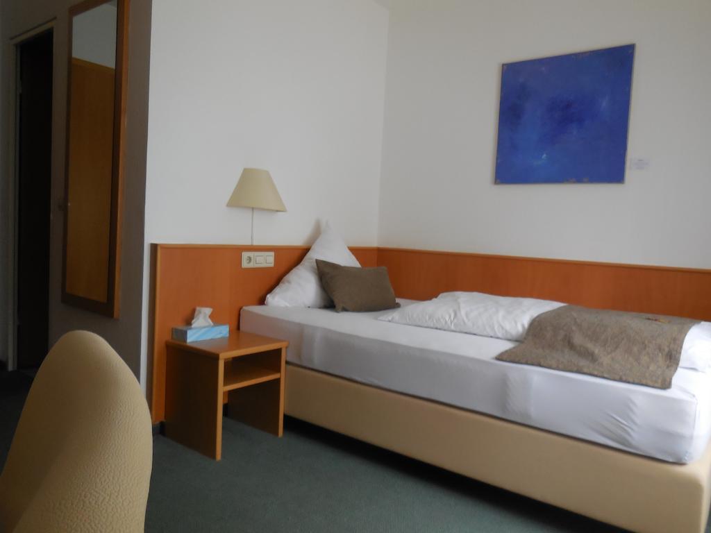 Hotel Schober Freiberg am Neckar Ruang foto